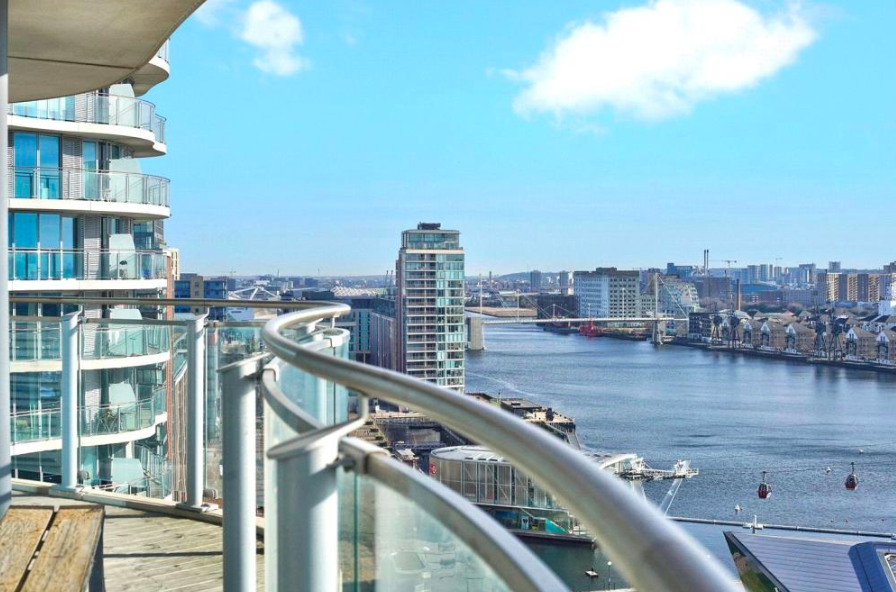 Hoola Royal Docks London 1 Bedroom Flat